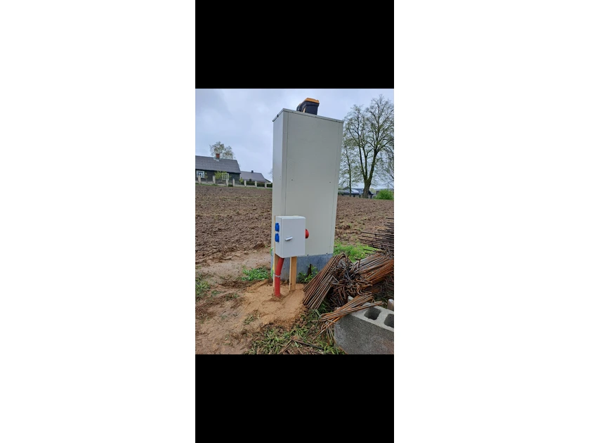 Laikinas elektros skydelis su automatais ir rozetėmis
