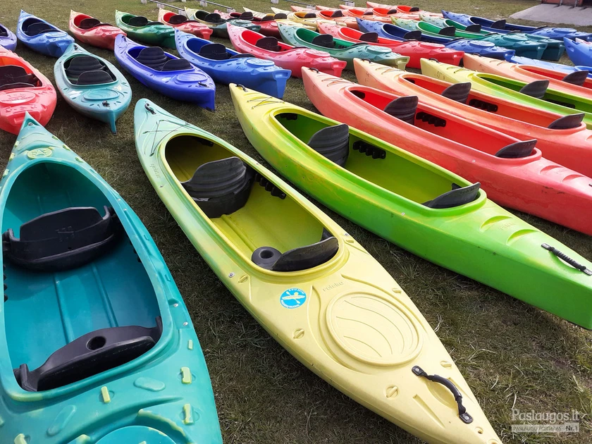 Pristatymas ir priekaba baidarėms vežti