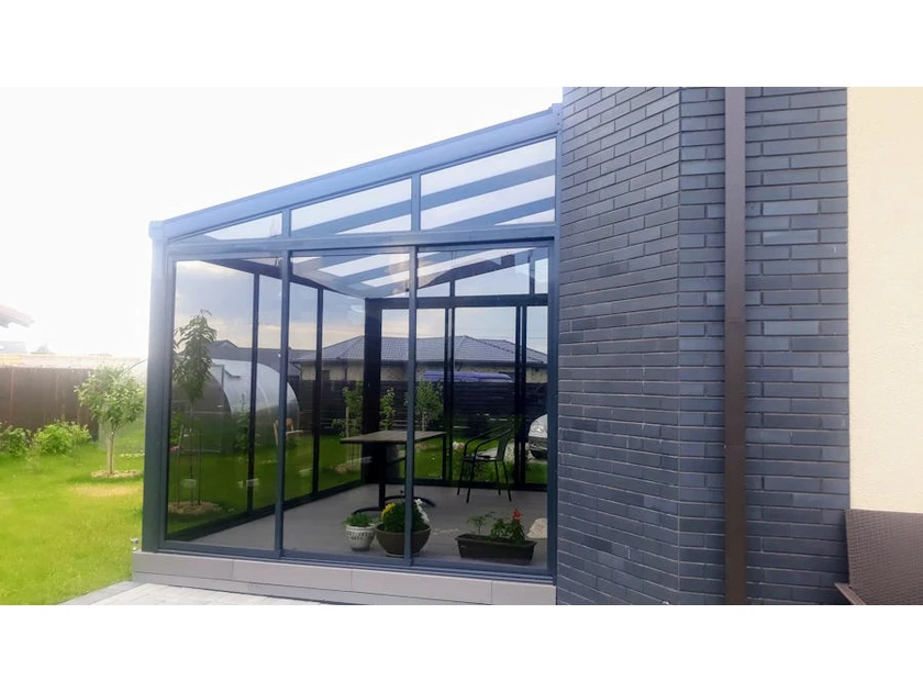 Ilgalaikė stoginė be priežiūros rūpesčių||Moderni aliuminio konstrukcija dešimtmečiams||Atspari korozijai stoginė su minimalia priežiūra||Tvirtas aliuminis saugo nuo oro sąlygų