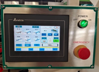 Automatinis kraštų klijavimas iki 13 m/min greičiu