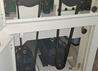 Naujos staklės su reguliuojamu greičiu ir 1000 mm pločio