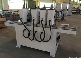 4x3 galvų variantai, 2300 mm atstumas tarp griebtuvų