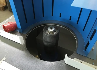 Modifikuotos staklės su pneumatinėmis galvomis