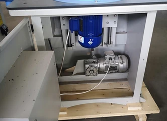 Reguliuojamas galvos greitis ir el. pakėlimas